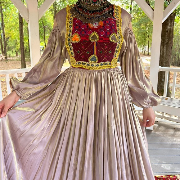 Elegant Beige Afghan Embroidered Dress - Picture 1 of 1